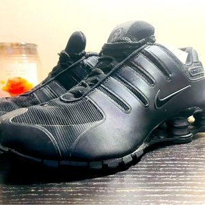 Black Nike Shox Women Sz. 7